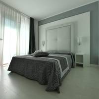 Double or Twin Room with Sea View