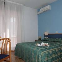 Superior Double or Twin Room with Partial Sea View