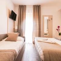 Triple Room with Partial Sea View