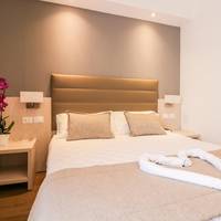 Double or Twin Room with Partial Sea View