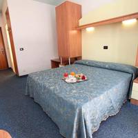 Double or Twin Room with Terrace