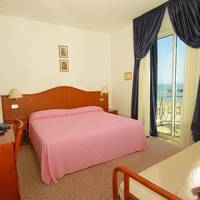 Triple Room with Balcony and Partial Sea View