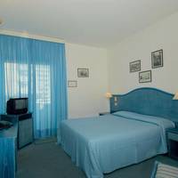 Double or Twin Room with Balcony and Lateral Sea View