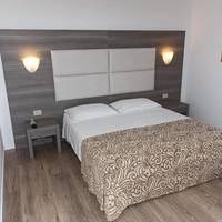 Double Room with Partial Sea View