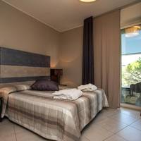 Standard Double or Twin Room with Square View