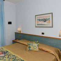Double or Twin Room with Balcony and Lateral Sea View