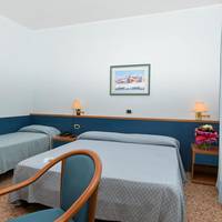 Triple Room with Balcony and Lateral Sea View