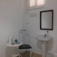 Standard Single Room with Shared Bathroom