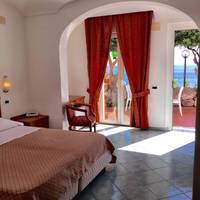 Deluxe Double or Twin Room with Sea View