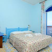 Double or Twin Room with Partial Sea View