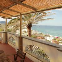 Luxury Two-Bedroom Apartment with Sea View