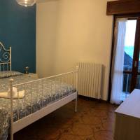 One-Bedroom Apartment with Lake View