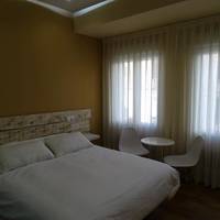 Queen Room with Garden View
