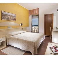Double or Twin Room with Sea View