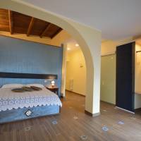 Deluxe Queen Suite