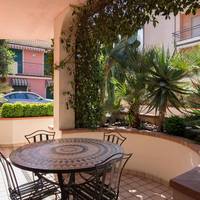 One-Bedroom Apartment with Terrace - Split Level