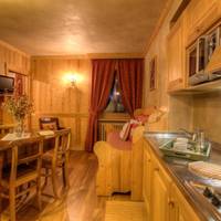 One-Bedroom Apartment with Balcony (3 Adults)