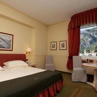 Deluxe Double or Twin Room with Mountain View