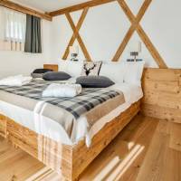 Deluxe Queen Suite