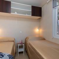 Mobile Home (6 Adults)