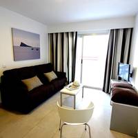 One-Bedroom Apartment (2-4)