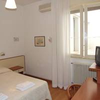 Economy Triple Room