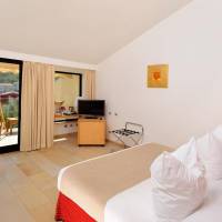 Triple Room with Sea View