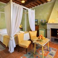 Suite with Hot Tub