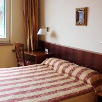 Double Room (1 Adult)