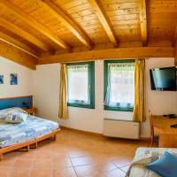Triple Room with Private Bathroom