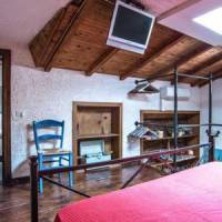 One-Bedroom Apartment - Split Level