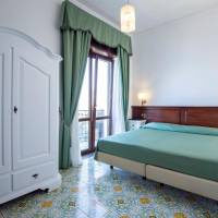 Deluxe Double Room with Balcony and Sea View