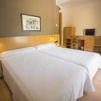Double or Twin Room with Mountain View