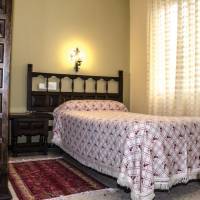 Standard Single Room with Shared Bathroom