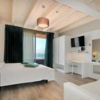 King Room with Spa Bath (2 Adults + 2 Children)