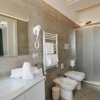 Queen Room with Spa Bath