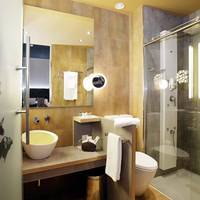 Quintuple Room