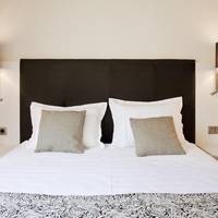 Two-Bedroom Apartment (4-6 Adults)