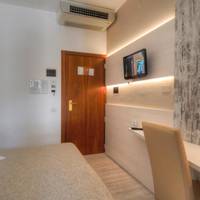 Family Room (2 Adults + 2 Children)