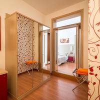 Family Room (3 Adults + 2 Children)