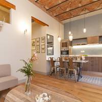 Three-Bedroom Apartment - Arago, 250