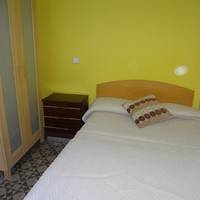 Single Room with Shared Bathroom