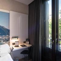 Double Room with View