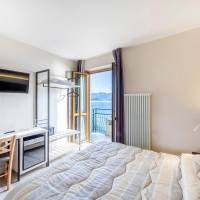 Double Room with Balcony and Lake View