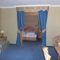 Family Room (2 Adults + 2 Children)