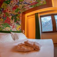 Double or Twin Room with Mountain View
