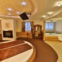 Queen Suite with Spa Bath