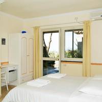 Triple Room with Terrace and Sea View