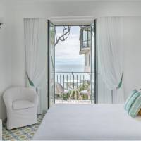 Executive Double Room with Partial Sea View
