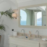 Deluxe Suite with Sea View